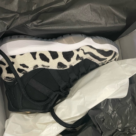 Womens Air Jordan Retro 11 Animal Instinct - Picture 2 of 4